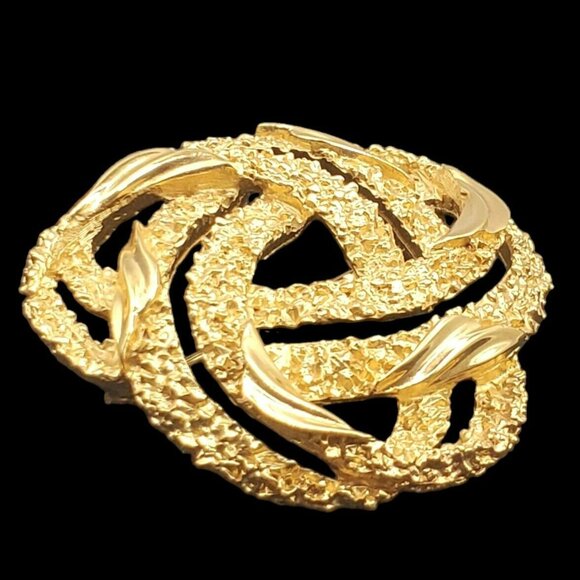 Crown Trifari Knot Brooch Pin Textured Infinity Brutalist Gold Tone 60s MCM 2" - Picture 4 of 9
